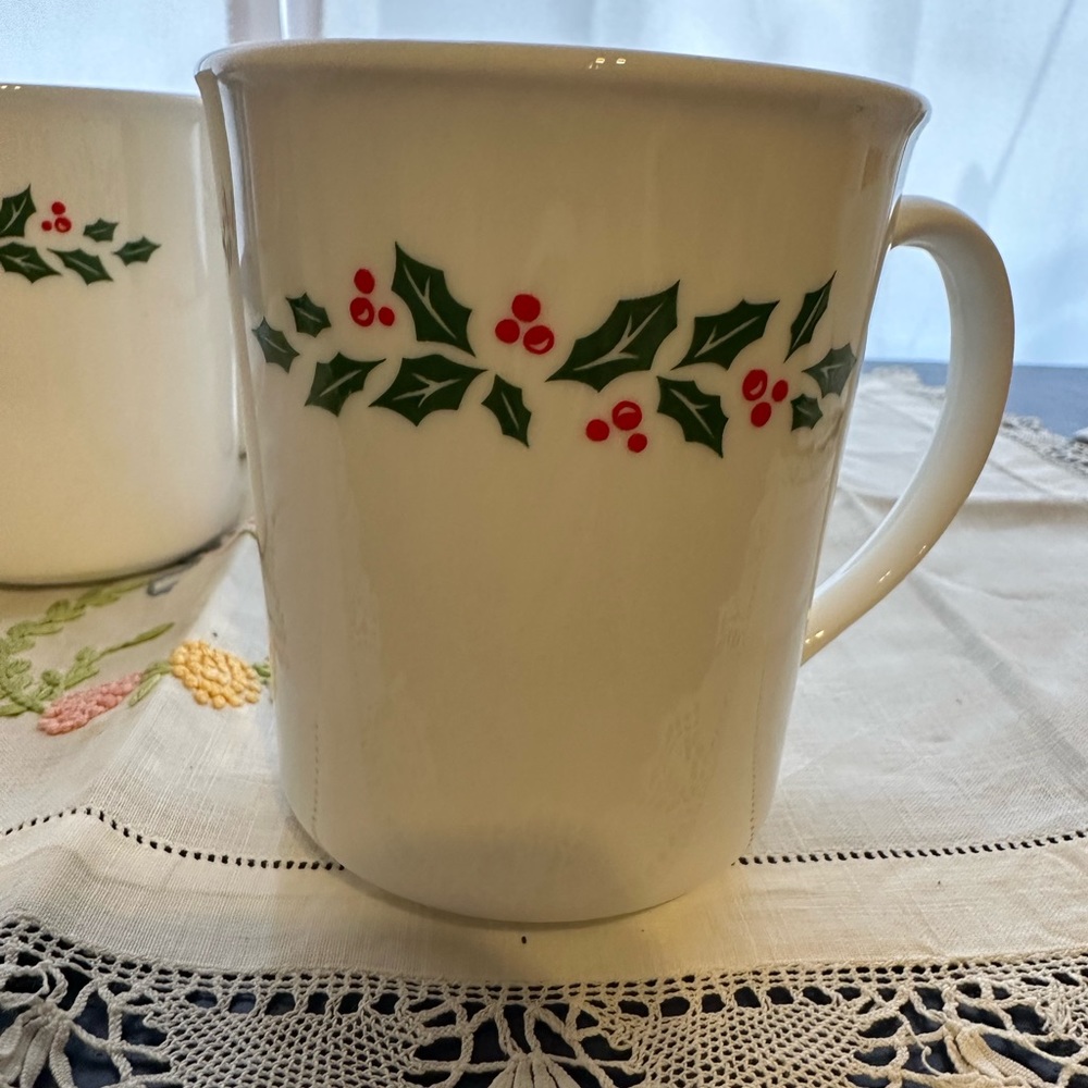 4 Vintage Corningware Holly Berry Christmas Mugs